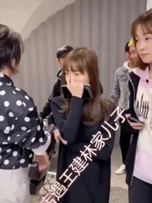 娱乐吃瓜女朋友,吃瓜女友们的幕后故事  第1张